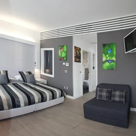 Palace 4*